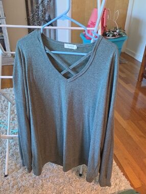 Lightweight Heathered Green sweatshirt